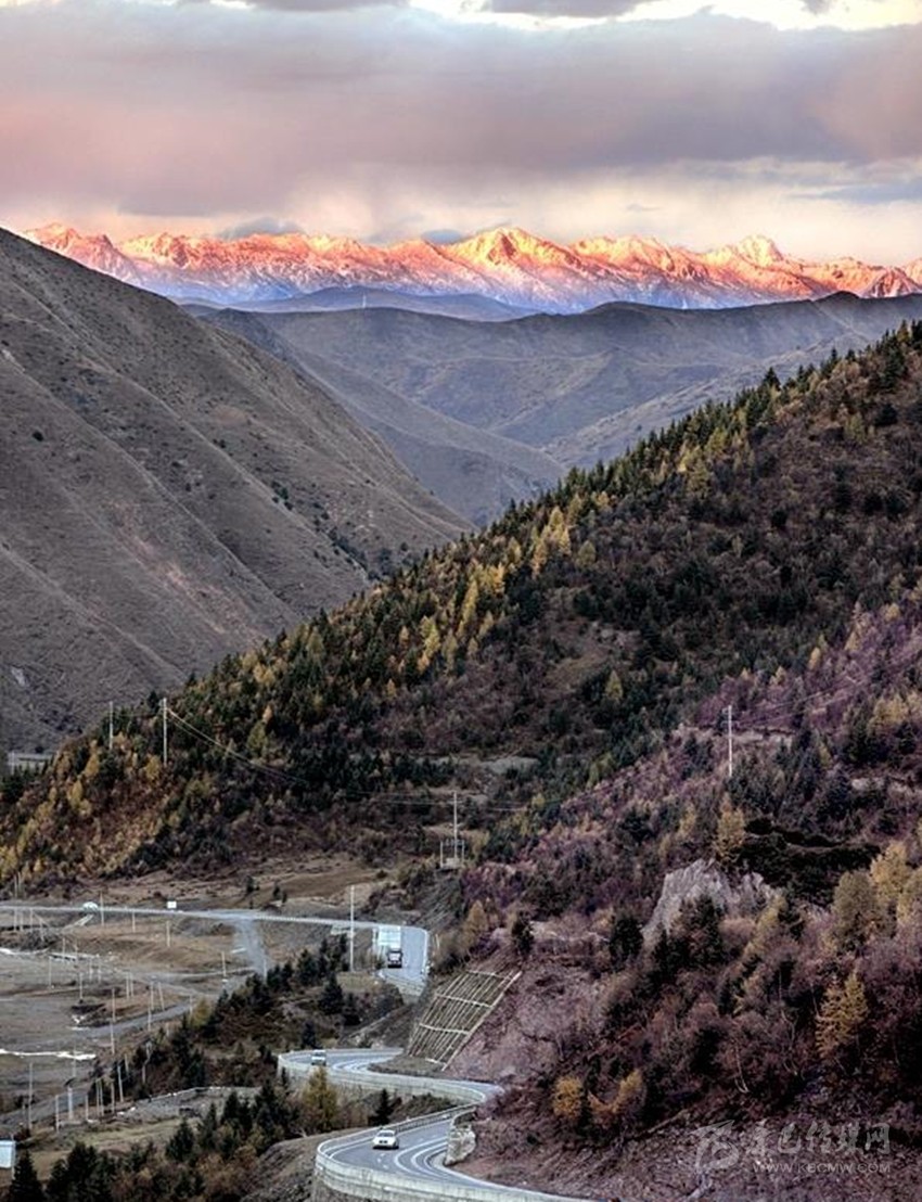 公路都這么美，你在川西高原到底錯過了多少風(fēng)景？